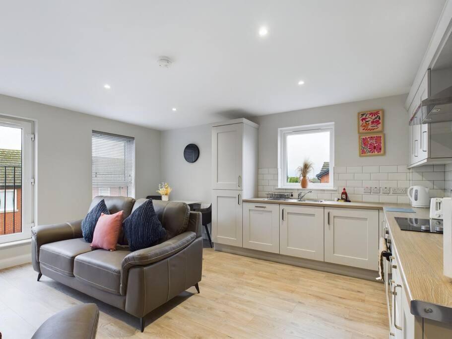 Contemporary 2-Bedroom Apartment Belfast Exterior photo